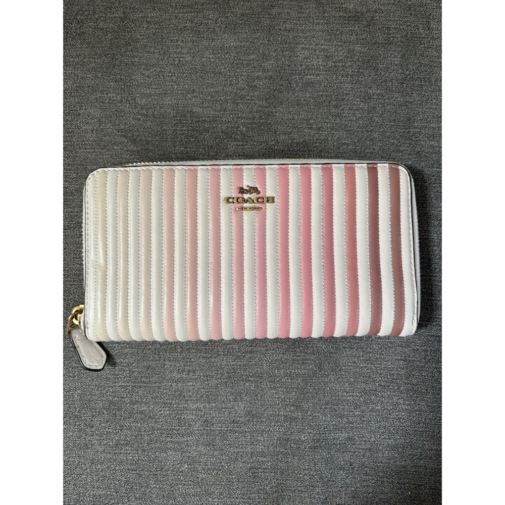 COACH 56277 Accordion Zip Wallet With Ombre Pink Quilting NWT- Not‎ Attached